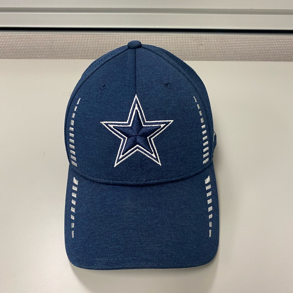 NWOT Dallas Cowboys New Era  9FORTY baseball hat.  Rare design!